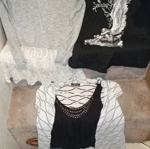 Clothes - Picture 11 of 16